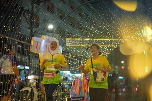 BIB: 50338, 283, 
                            <button type="button" onclick="openModal(21750655)" class="btn btn-primary btn-sm float-right btn-popup" data-toggle="modal" data-target=".modal-high-quality">
                        <i class="fas fa-shopping-cart"></i> Add to Cart
                    </button>
                                            <button type="button" onclick="isThisMe(21750655, true)" class="btn btn-success btn-sm float-right btn-popup btn-isme hidden" data-toggle="tooltip" data-placement="bottom" title="นี่คือรูปของคุณใช่ไหม คลิกที่นี่เพื่อเอาเข้าอัลบั้ม">
                        <i class="fas fa-plus"></i> Add to album
                    </button>
                    <button type="button" onclick="isThisMe(21750655, false)" class="btn btn-warning btn-sm float-right btn-popup btn-isnotme hidden">
                        <i class="fas fa-ban"></i> Remove from album
                    </button>